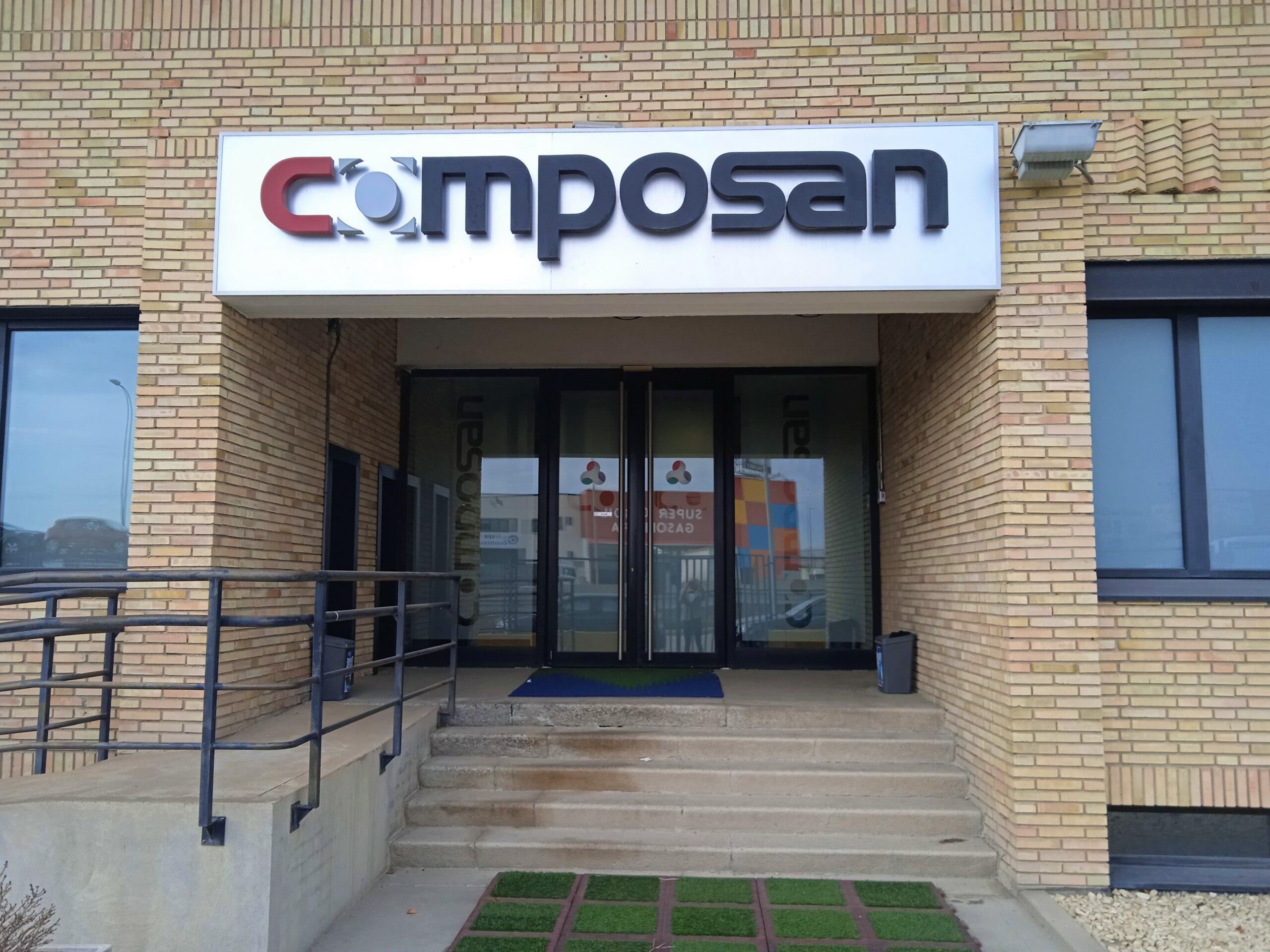 composan empresa